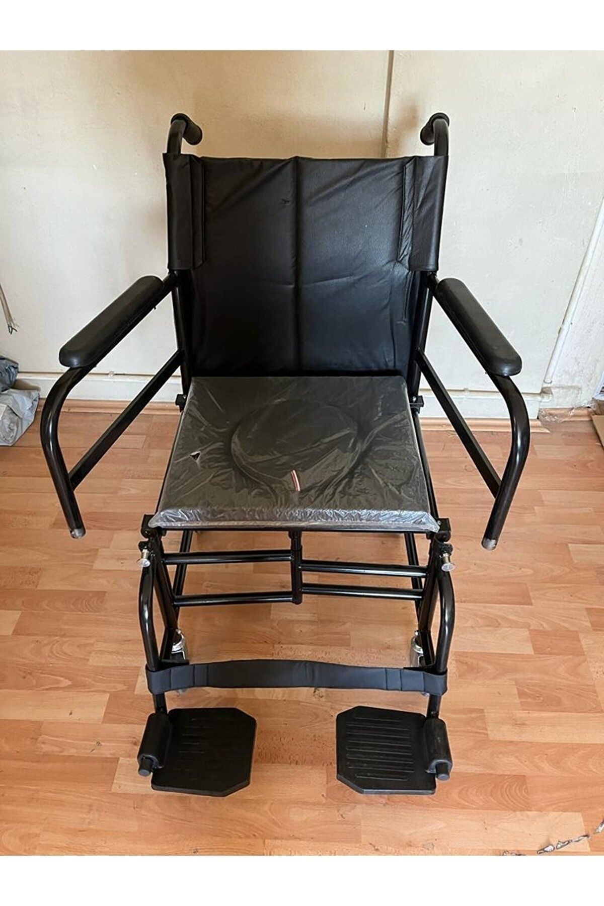 Koridor Arabası Yan Kolları Açılan Tekerlekli Hasta Tuvaleti Komot Koridor